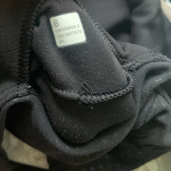 Lululemon "Align" V-neck bra (C/D cup, size 6) - Picture 5 of 5